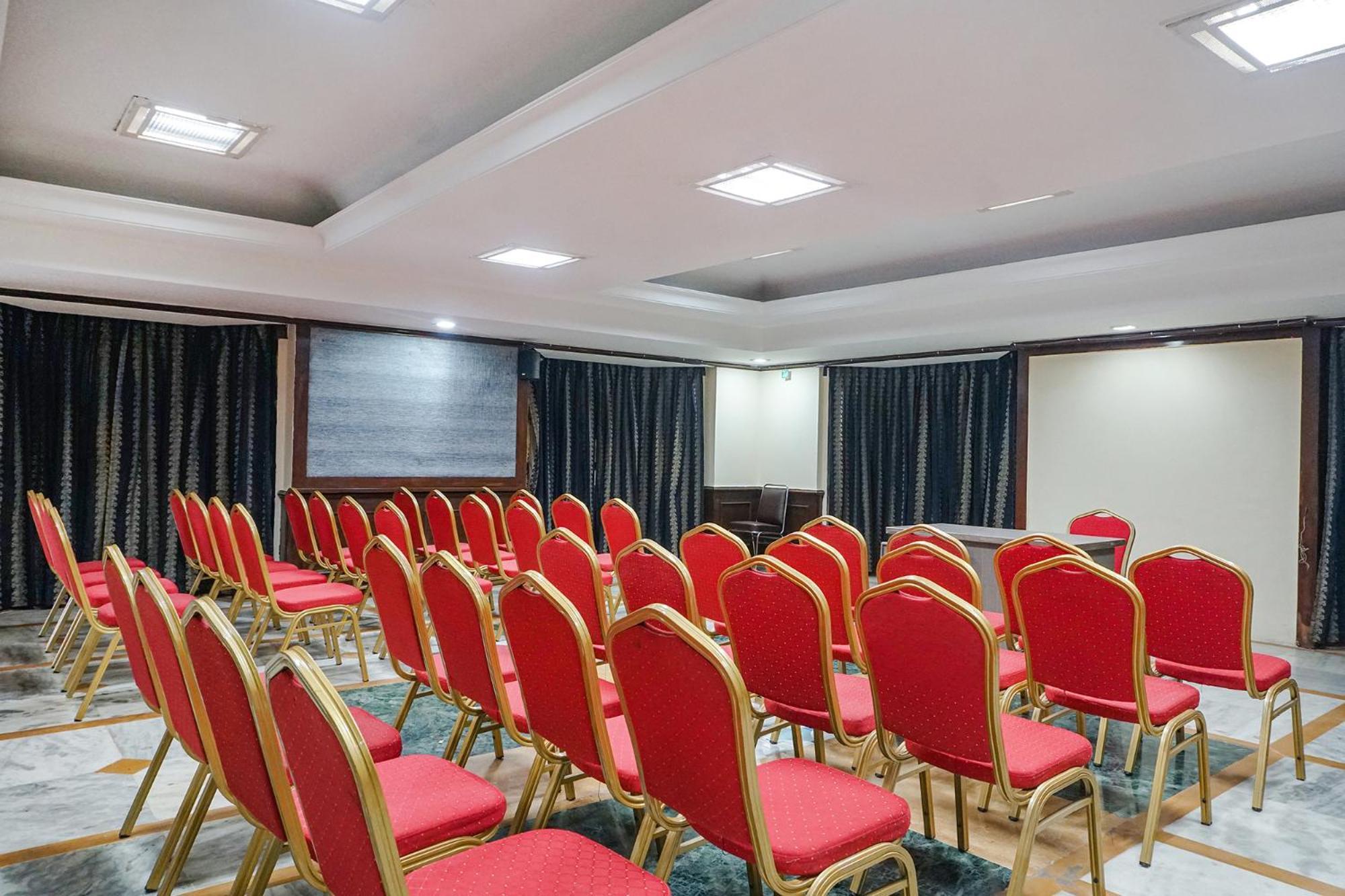 Fabhotel Prime Sukhsagar Resort ロナバラ エクステリア 写真
