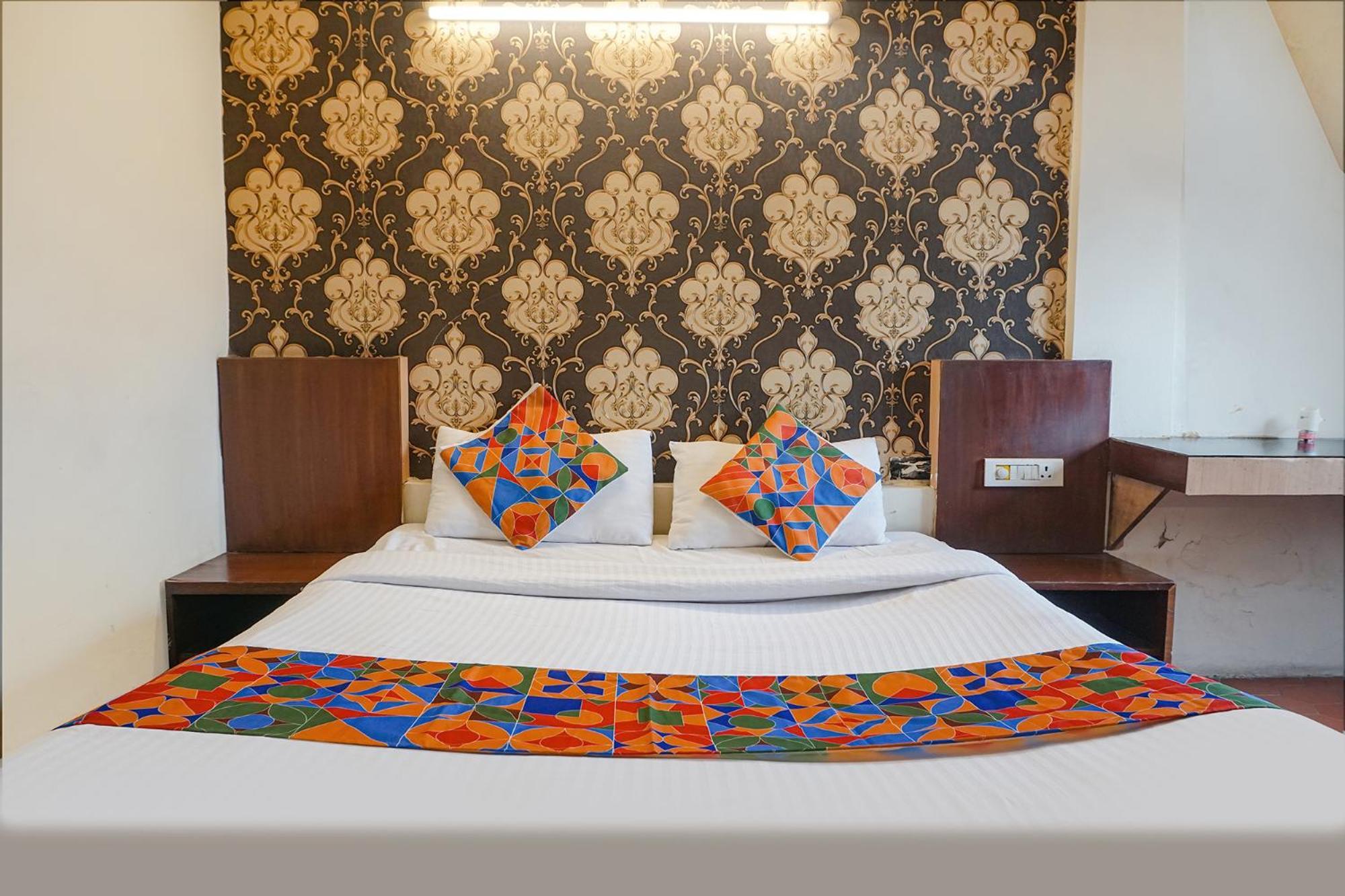 Fabhotel Prime Sukhsagar Resort ロナバラ エクステリア 写真